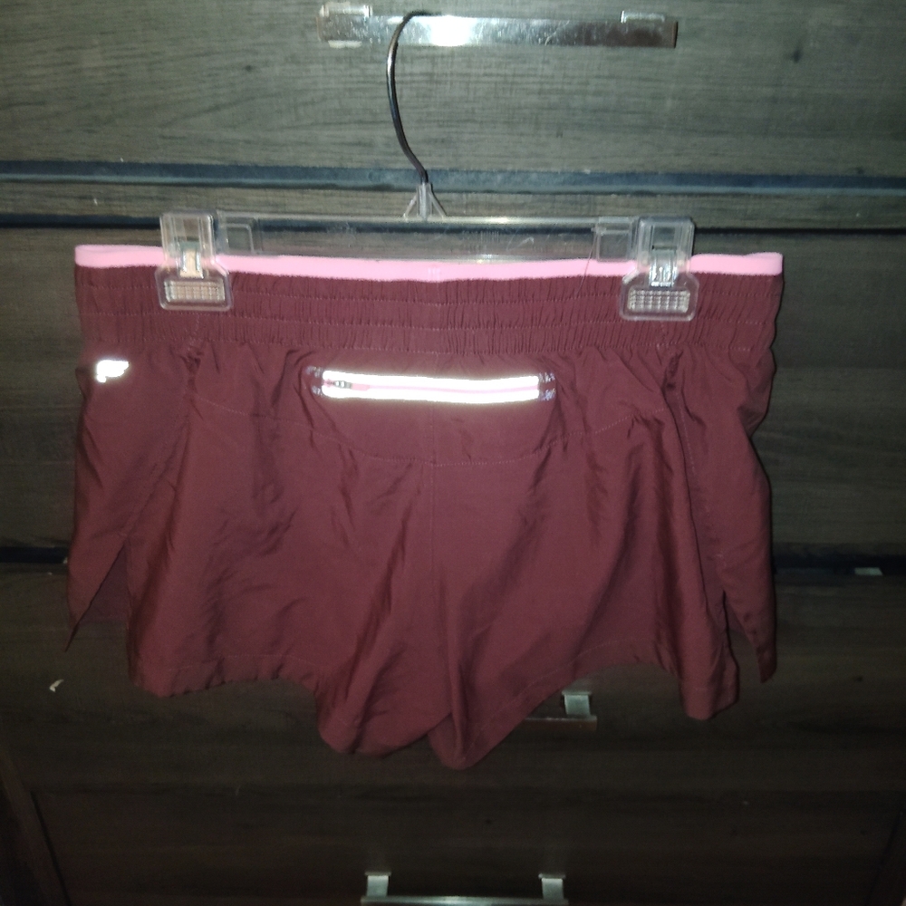 FABLETICS Mid Rise Run Short - Picture 7 of 9